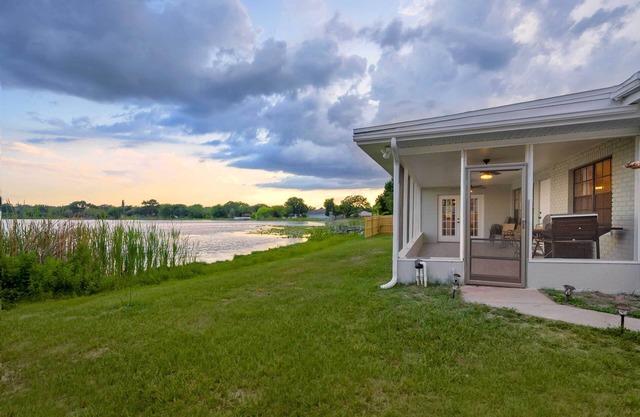 Hook, Line & Leisure: Lakefront Gem w/Porch!