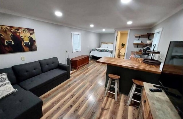 Horse Mountain Hide-A-Way