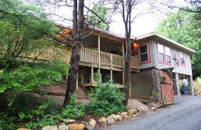 Horse Shoe Cottage