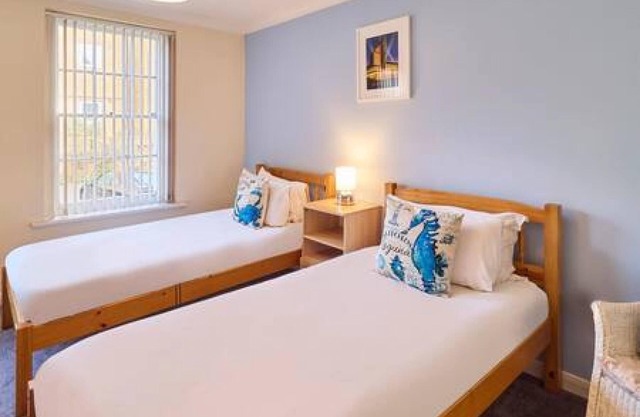 Host Stay Cobb Court