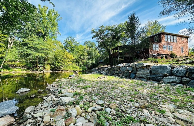 Hot Springs Creek House-Hot tub-Room for everyone!