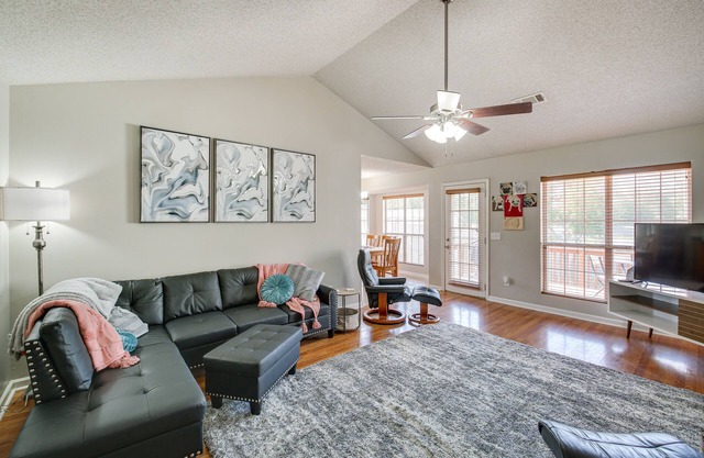 Hot Springs Getaway w/Deck, 8 Mi to Downtown!
