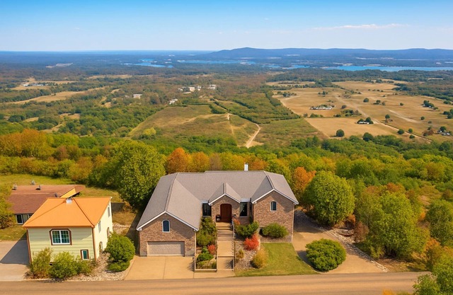 Hot Springs Luxury Getaway w/Panoramic Views, Game Room, Pool Table & Spacious Patio for Relaxing!