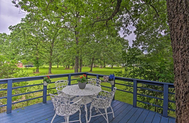 Hot Tub & Deck: Tranquil Home Near Grand Lake