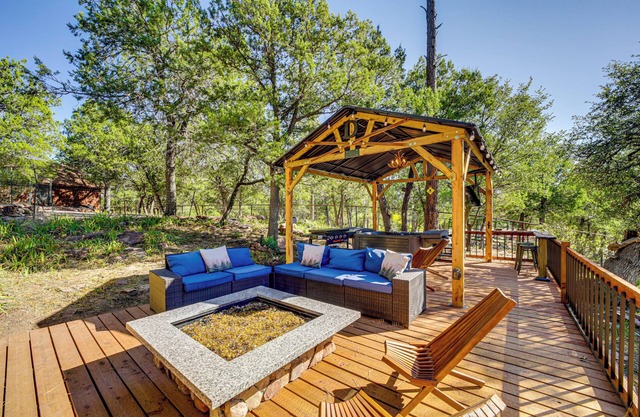 Hot Tub, Game Room: Dog-Friendly Pine Cabin!