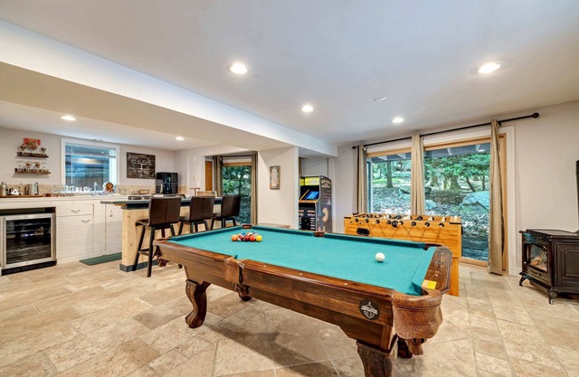 Hot Tub, Game Room & Dog-Friendly | Lake Harmony