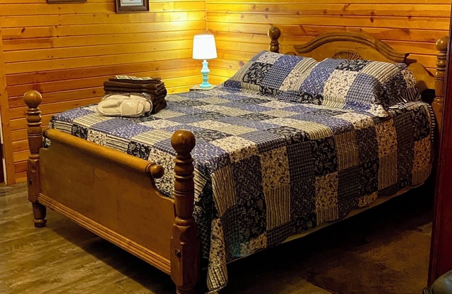 Hot tub, Kitchen, Charcoal Grill, Hocking Hills, Buckeye Lake, Legend Valley