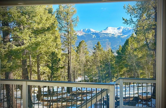Hot Tub, Pikes Peak Views, Foosball Table, Exercise Equipment