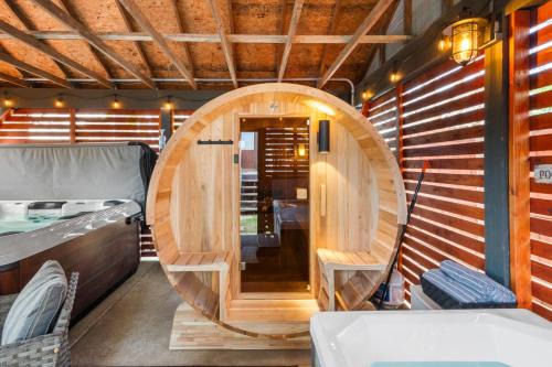 HOT TUB Sauna Cold Plunge Nashville Party Place