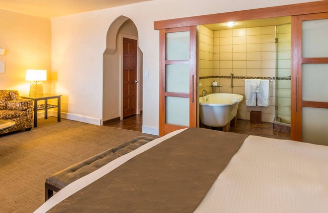 Hotel Andaluz Albuquerque, Curio Collection by Hilton