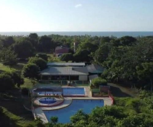 HOTEL CAMPESTRE CRISTALES cerca al mar