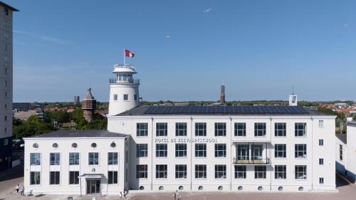 Hotel De Zeevaartschool
