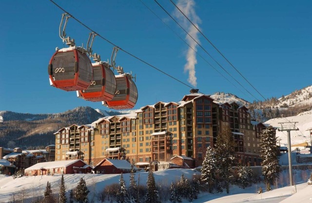 HOTEL KING BEDROOM NEAR BASE CHAIRLIFT - GRAND SUMMIT AVAILABLE NOW!