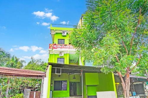 Hotel O New Shan-e-Punjab Veer Restaurant and lodging