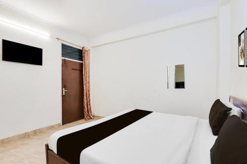 HOTEL O RAJ STAY