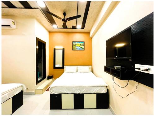 Hotel Pragati Heights