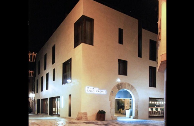 Hotel Raval de la Mar