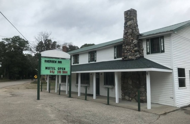 Hotel room with Ausable River access 2 queen beds