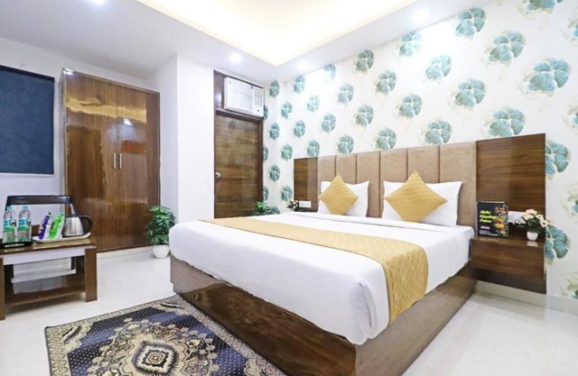 Hotel Vijaydeep Place Near Delhi Airport