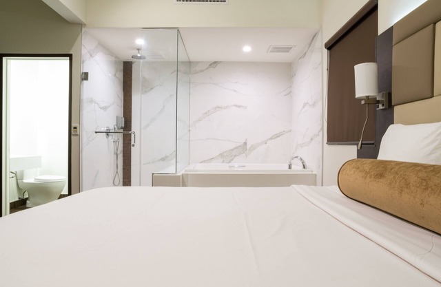 Hotel Xilo Glendale
