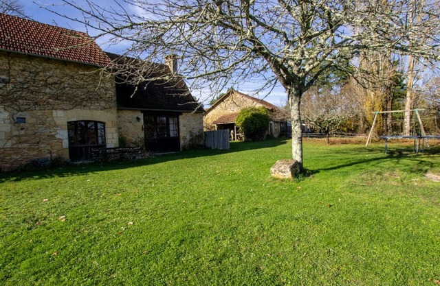 House with garden, Wifi, pets allowed near Sarlat