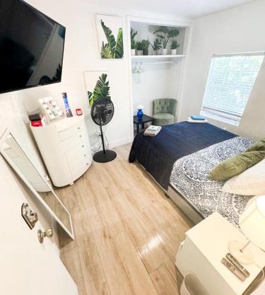 House 2 Bedrooms plus CouchBed Best Location MIami Private Parking, Laundry, Storage for Luggage