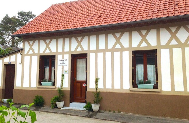 House 3 Km from the beach! Enclosed garden for your pet. Decorated 70