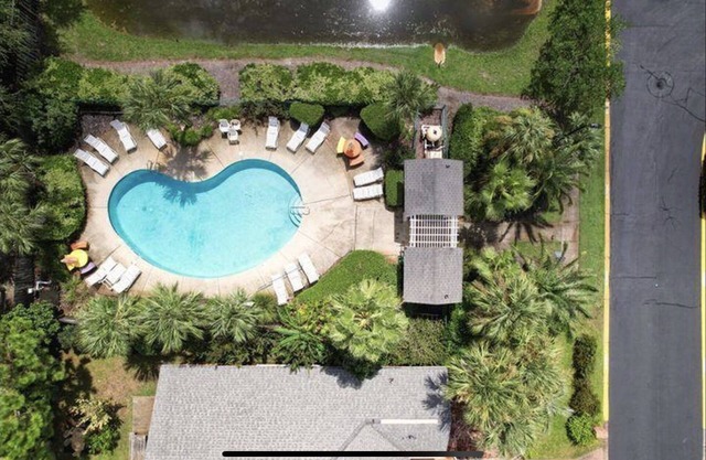 House by the Sea + Private Beach Access + Sleep 10