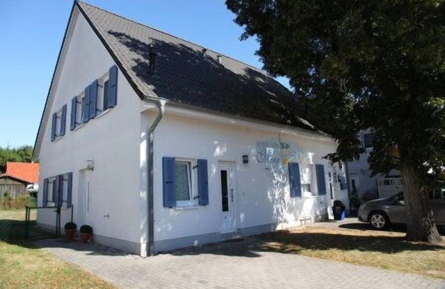 House by the sea with sauna Wlan washing machine only 80 m to the beach (fenced)