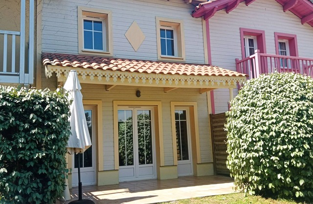 House for 4 people in the heart of the Domaine du Golf in Lacanau Océan.
