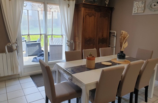 House in Honfleur 2 bedrooms, jacuzzi, private garden and parking