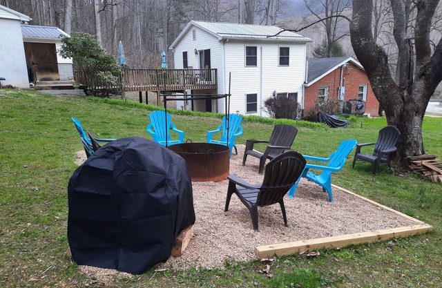 House/hot tub/pet friendly