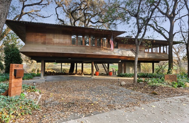 House in the Clouds : As seen on Netflix