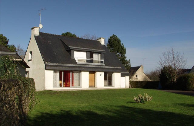 House in the heart of the village with a large enclosed garden