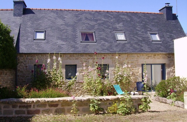 House in Tronoën, close to the beach, la Torche, good amenities