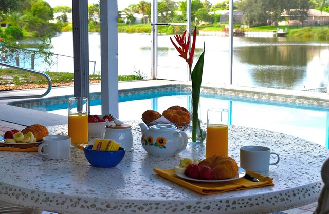 House in Venice Gardens, Heated Pool, Wi-Fi, Waterfront