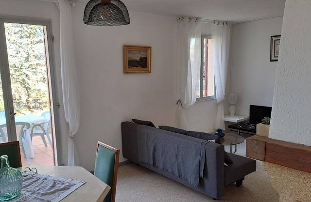 house located 800 m from the village 6 km from the lake of Sainte Croix