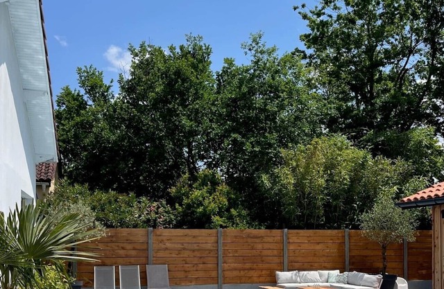 House near Bordeaux, swimming pool, ideal family holiday