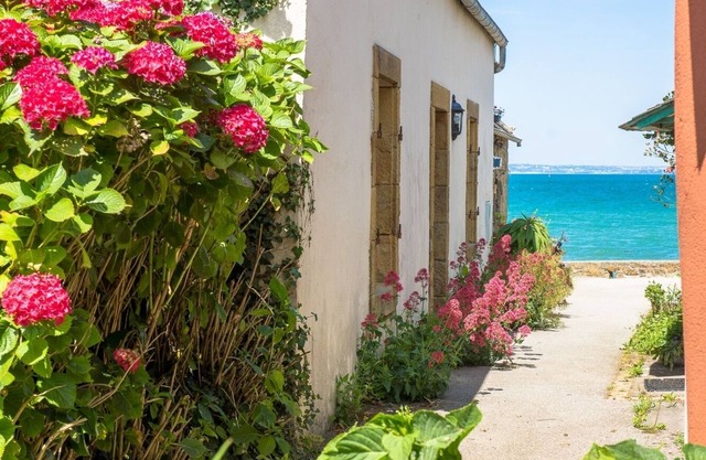 House on the beach for 6 people in Crozon