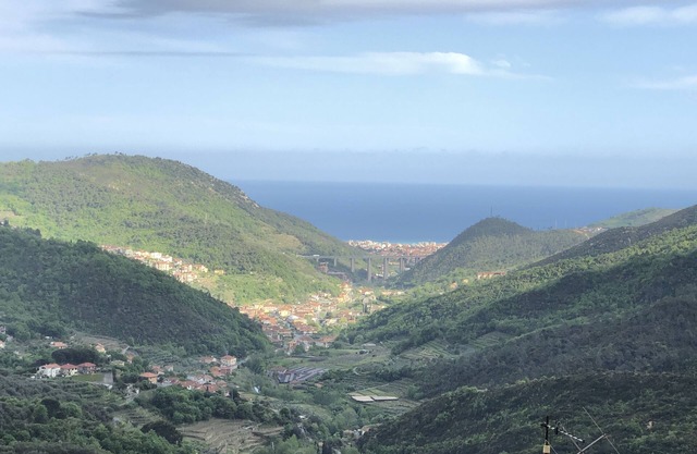 House on two levels in Liguria -sea view (6-7 places)