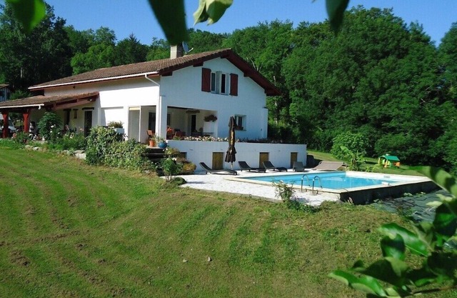 House with pool 10 of 5m