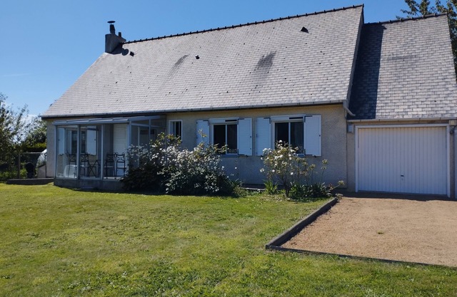 House with garden 'ty bleiz