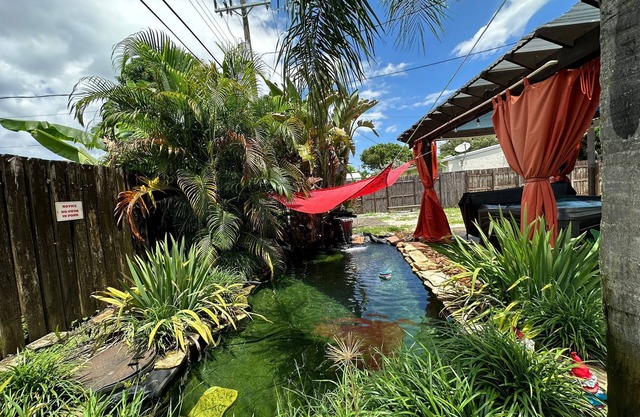 House with hot tub near the Beach. We’re pet-friendly!