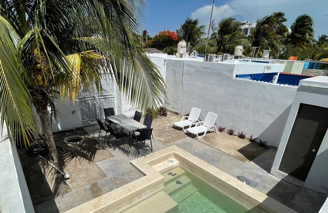 House with Pool in chixchulub 100 m from the beach