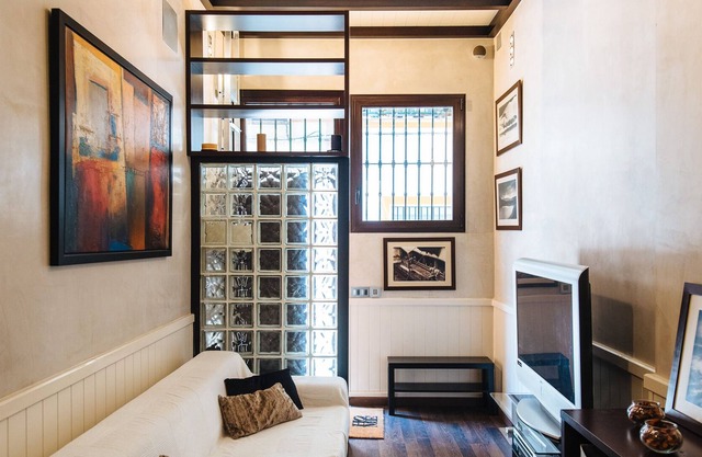 House with private terrace 15min from the center, next to the Santa Justa station