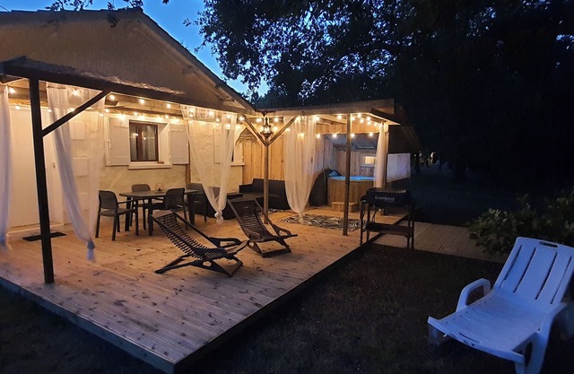 House with SPA in quiet wooded area on 10000m2 between ocean beaches and lake in Lacanau