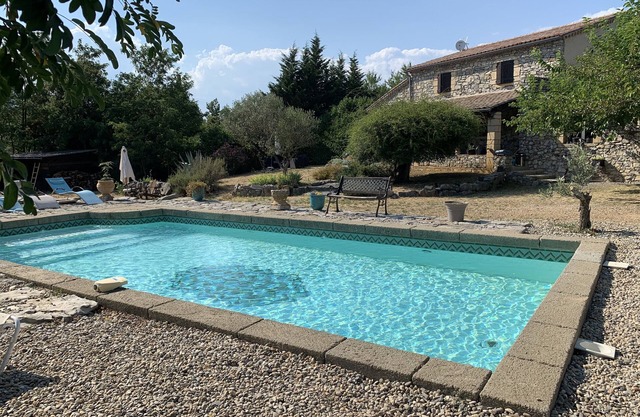 House with swimming pool vans