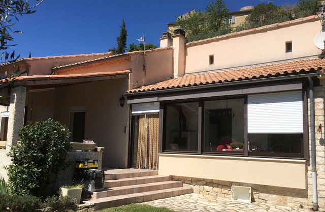House with view of Mont Ventoux