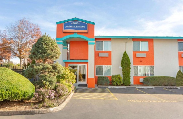 Howard Johnson by Wyndham Salem