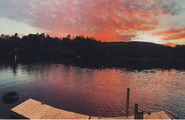 Hudson River Retreat (Lake George 14 mi. away, Saratoga Racetrack 18 mi. away)